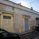 Tra gli altri caseggiati che ricordano i tempi dei pascoli, abbiamo, sempre su via Almirante, i primi tre bassi edifici che si incontrano sulla strada accedendo dal lungomare...